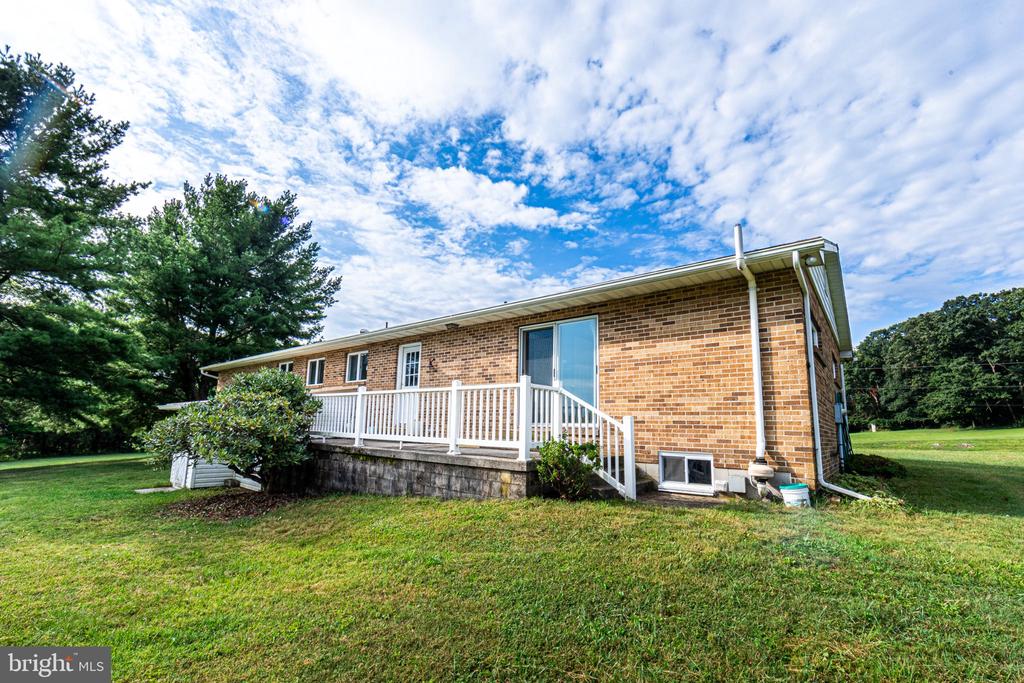 946 STONE ROAD