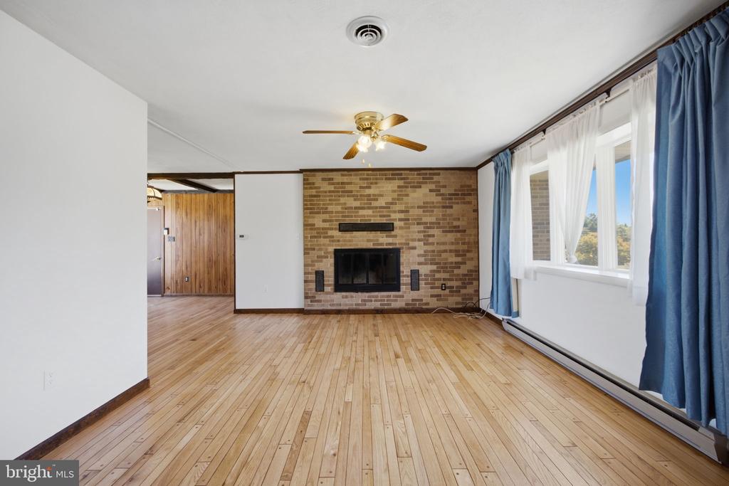 946 STONE ROAD