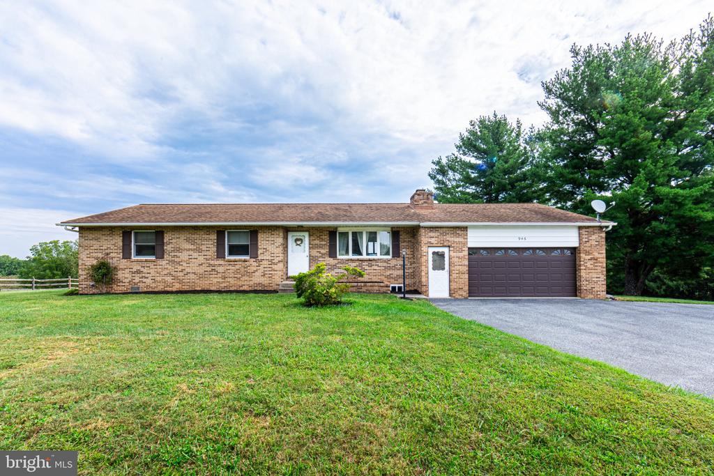 946 STONE ROAD