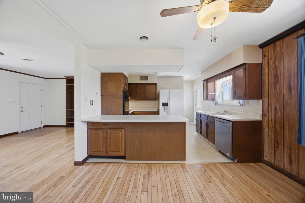 946 STONE ROAD