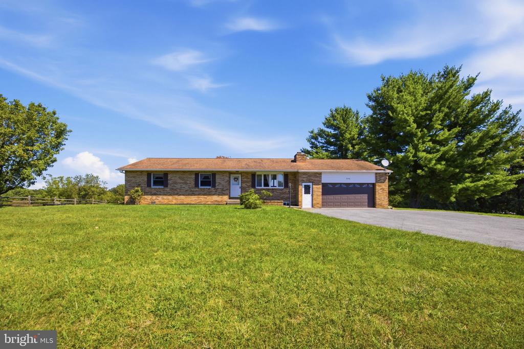 946 STONE ROAD