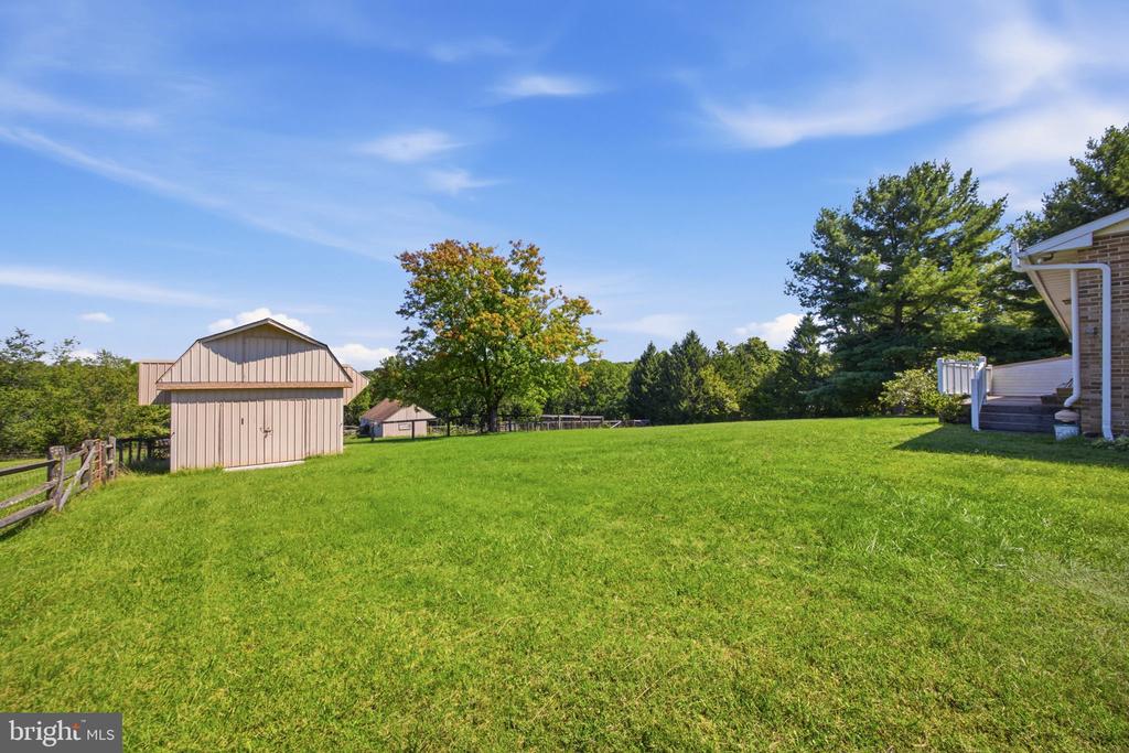946 STONE ROAD