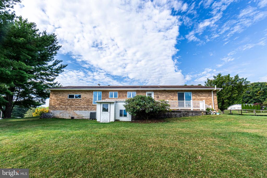 946 STONE ROAD