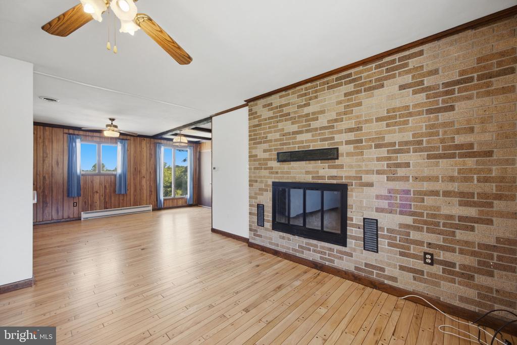946 STONE ROAD