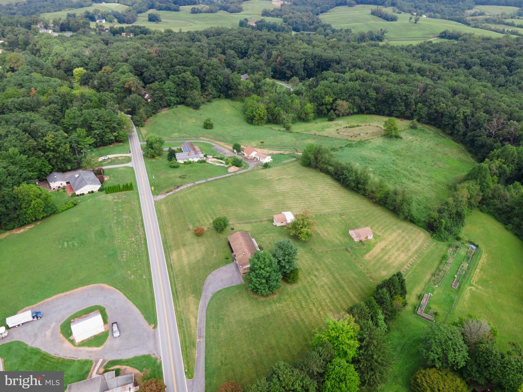 946 STONE ROAD
