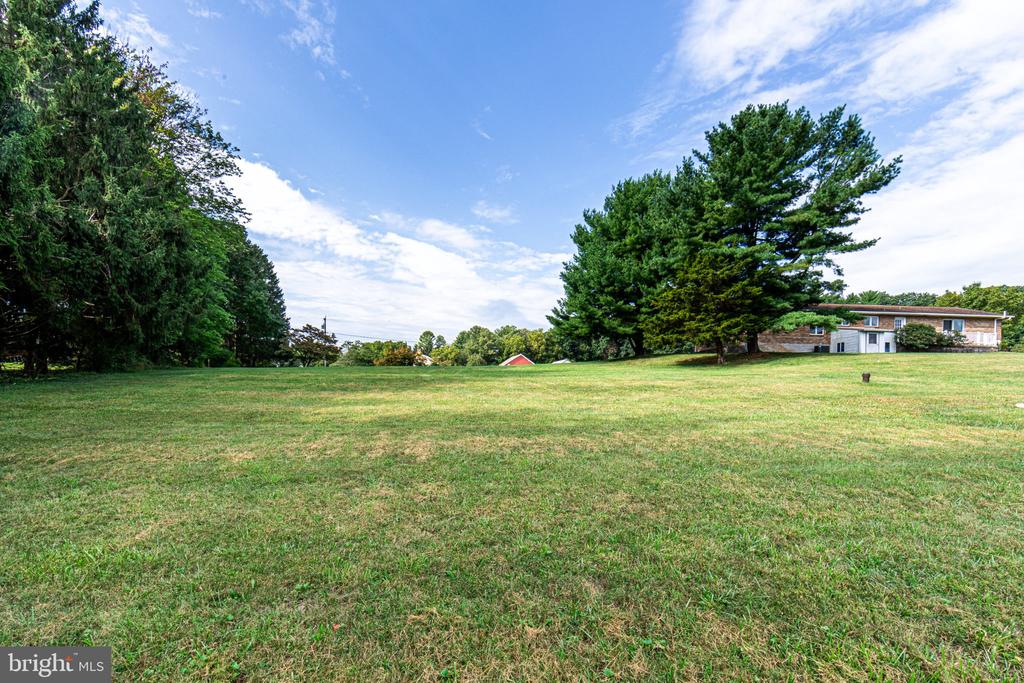 946 STONE ROAD