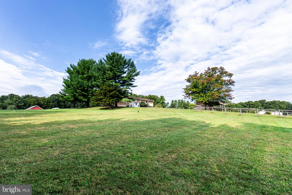 946 STONE ROAD