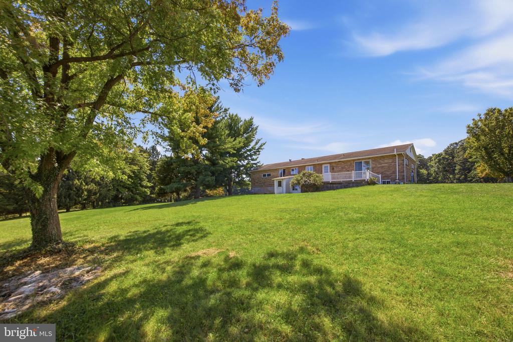 946 STONE ROAD