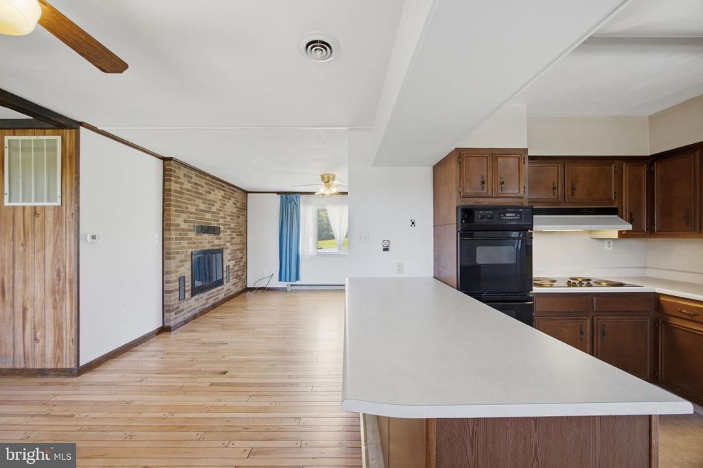 946 STONE ROAD