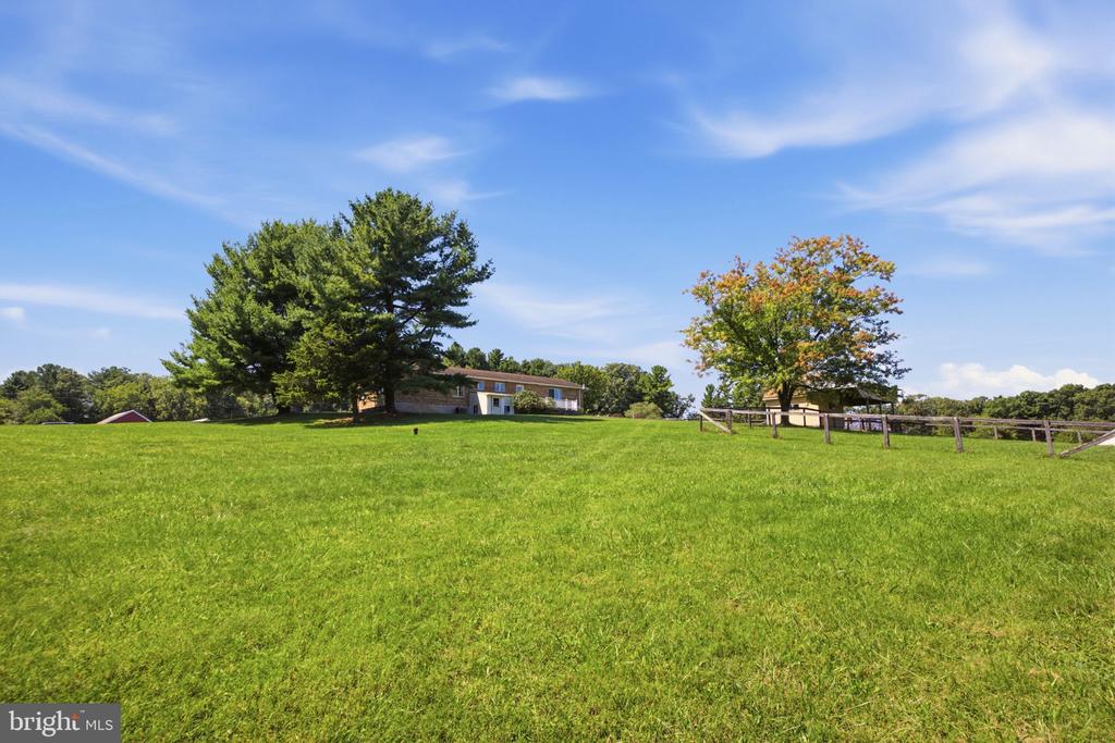 946 STONE ROAD