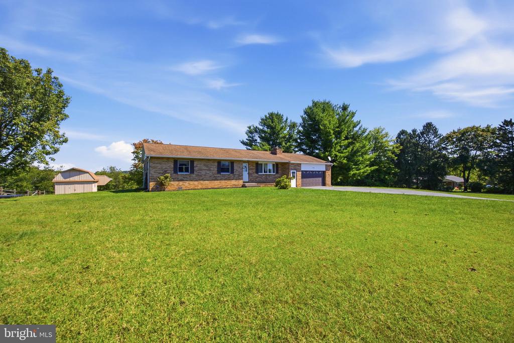 946 STONE ROAD