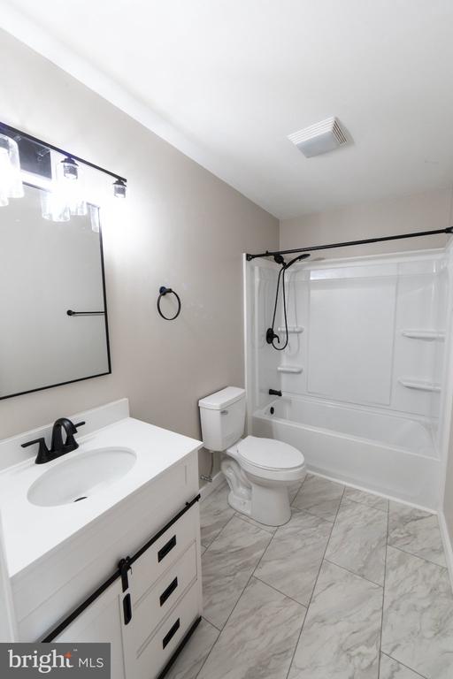 4301 WHITE OAK COURT Unit: 4301
