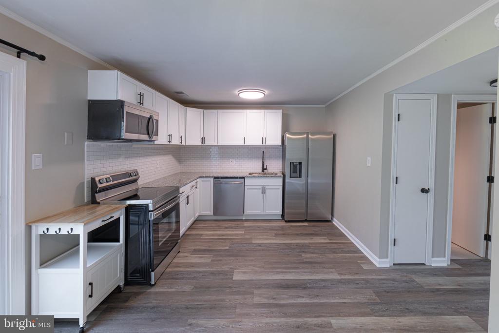 4301 WHITE OAK COURT Unit: 4301