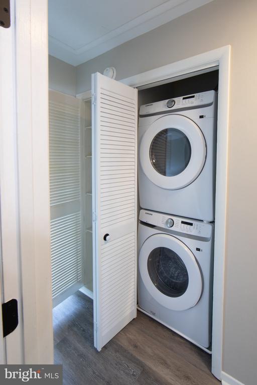 4301 WHITE OAK COURT Unit: 4301