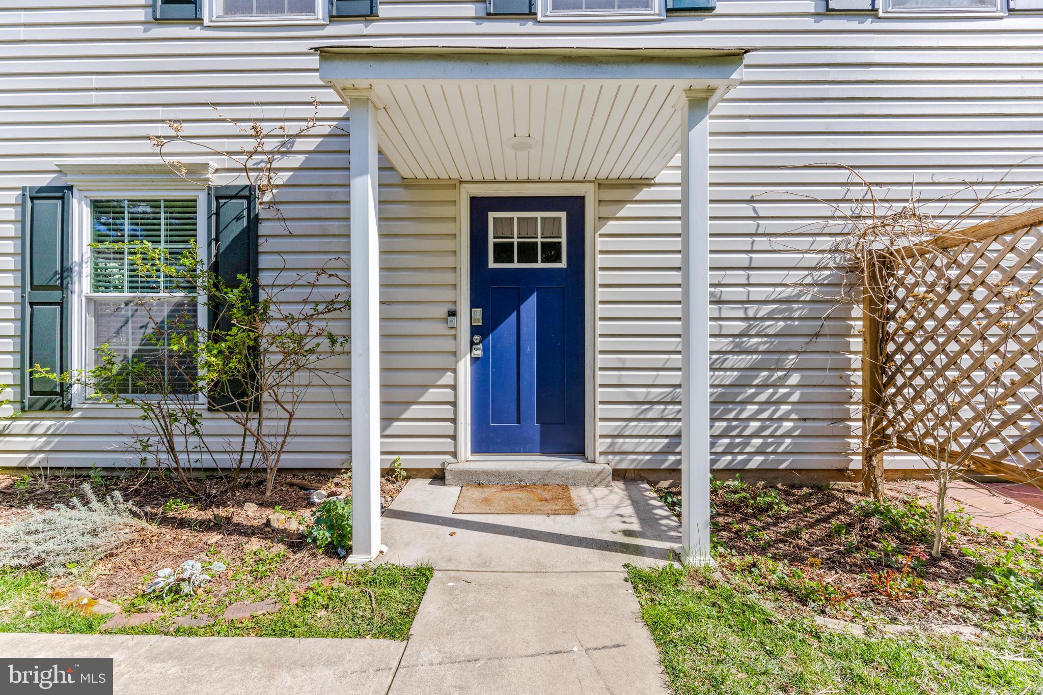 571 LANCASTER PLACE