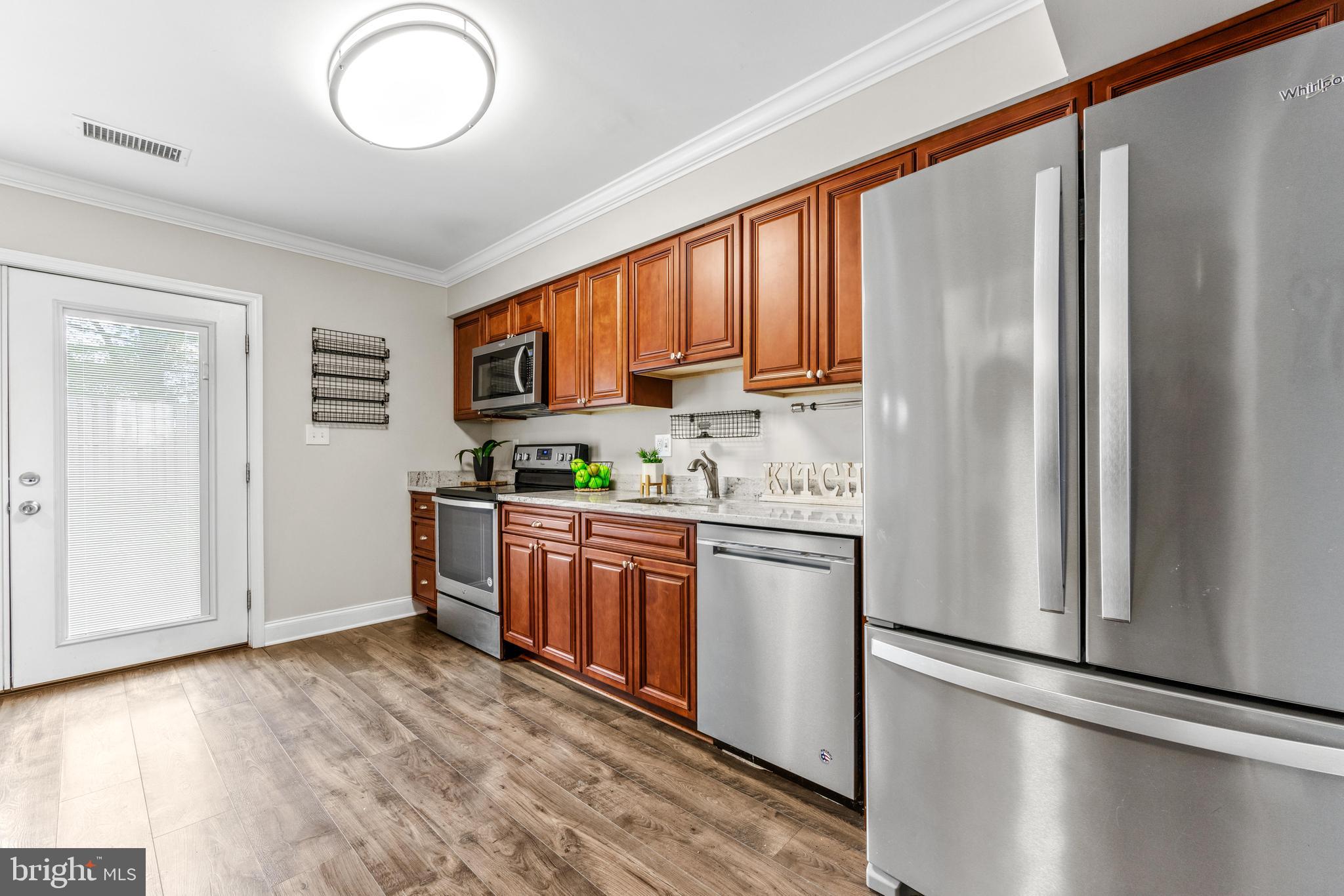 571 LANCASTER PLACE