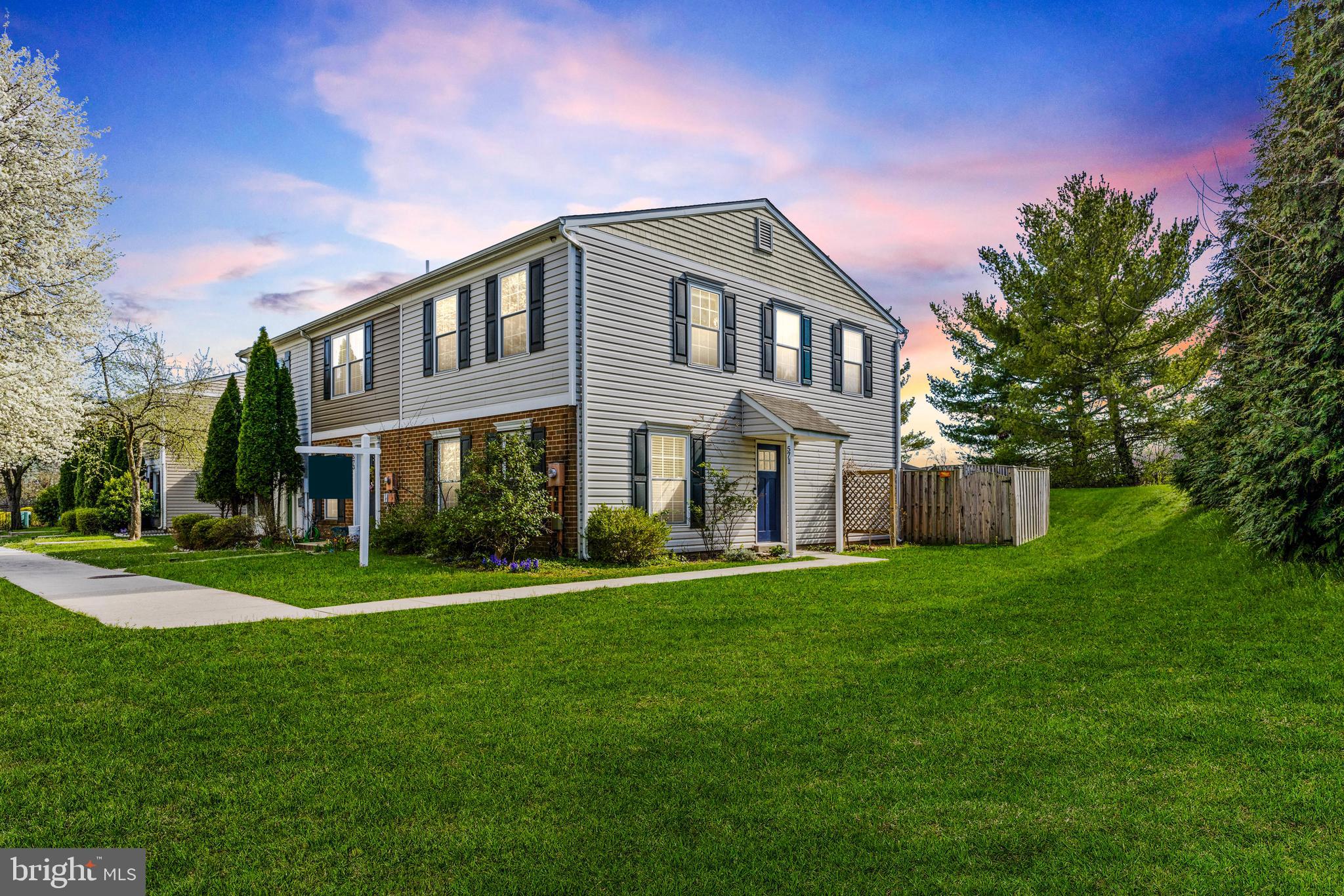 571 LANCASTER PLACE