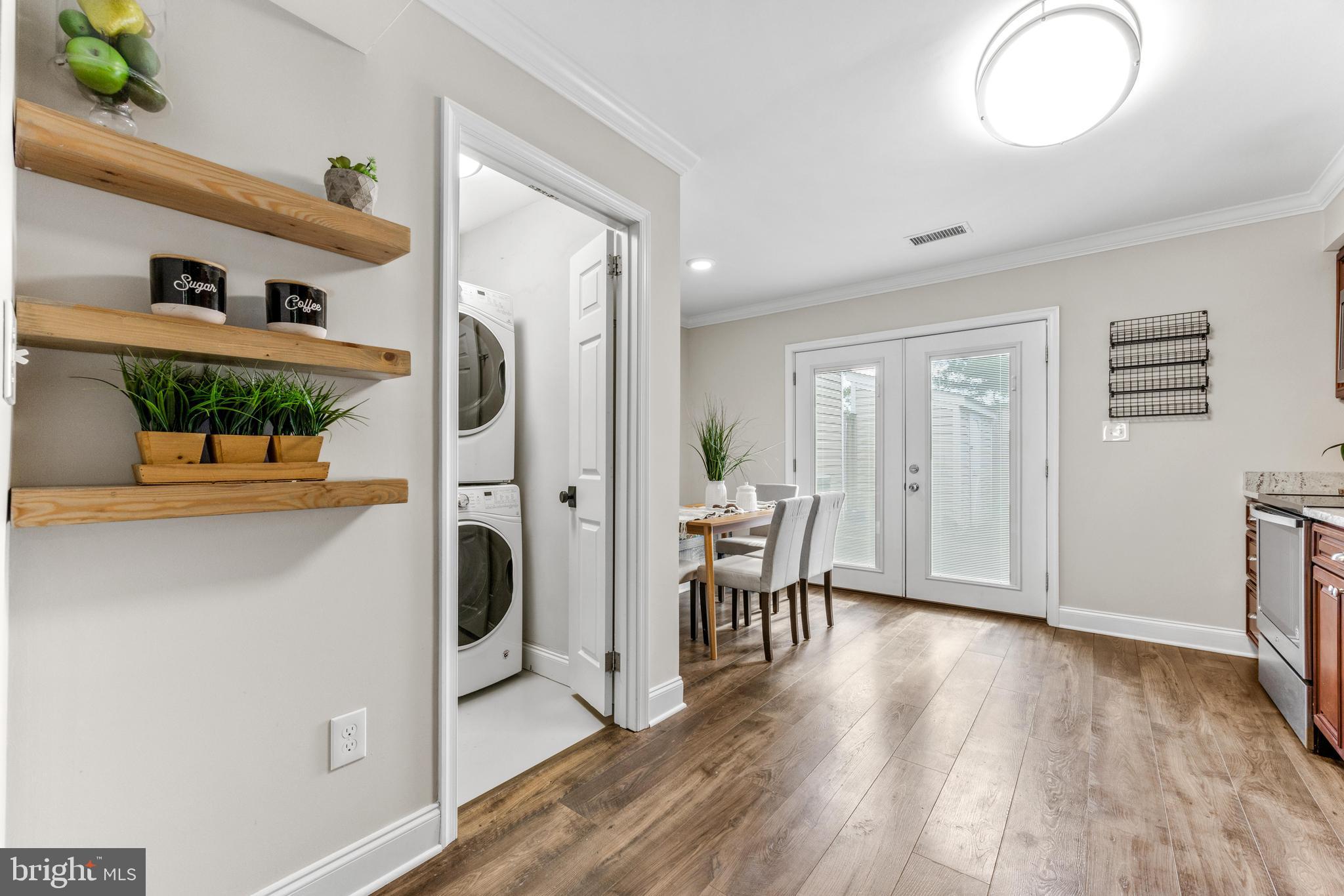 571 LANCASTER PLACE