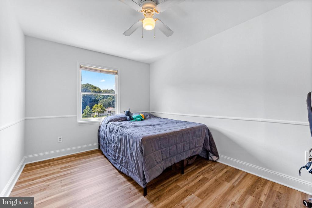 4816 LYNN CREST COURT
