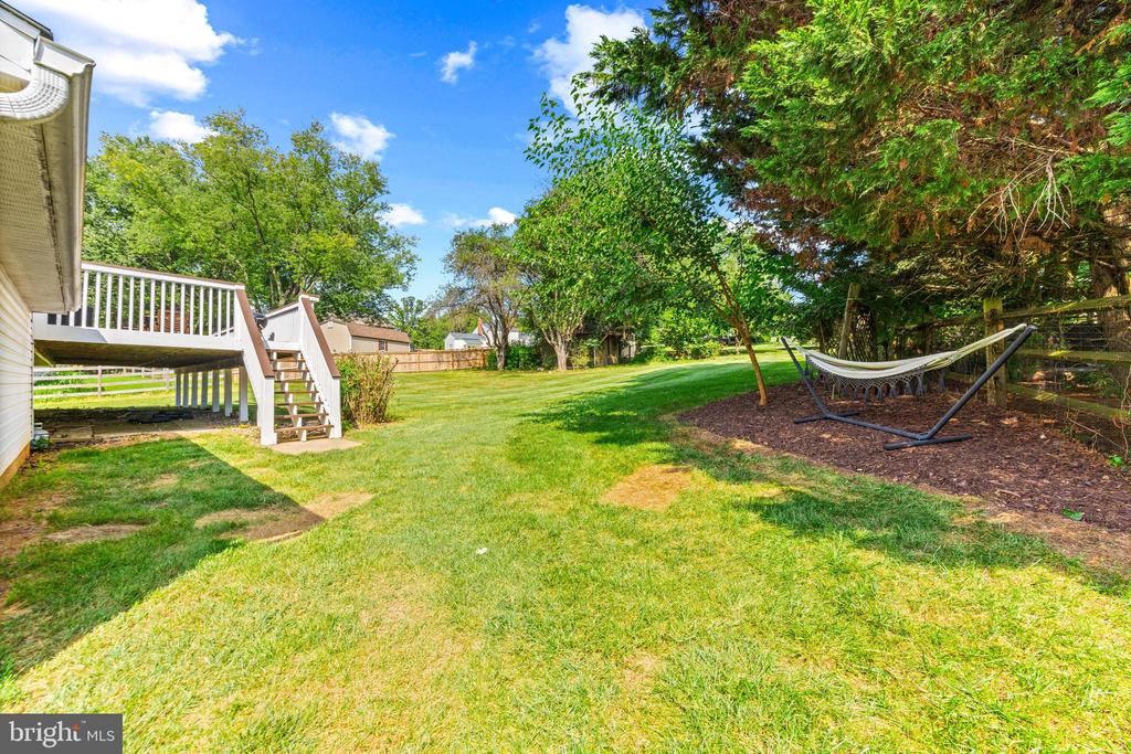 4816 LYNN CREST COURT
