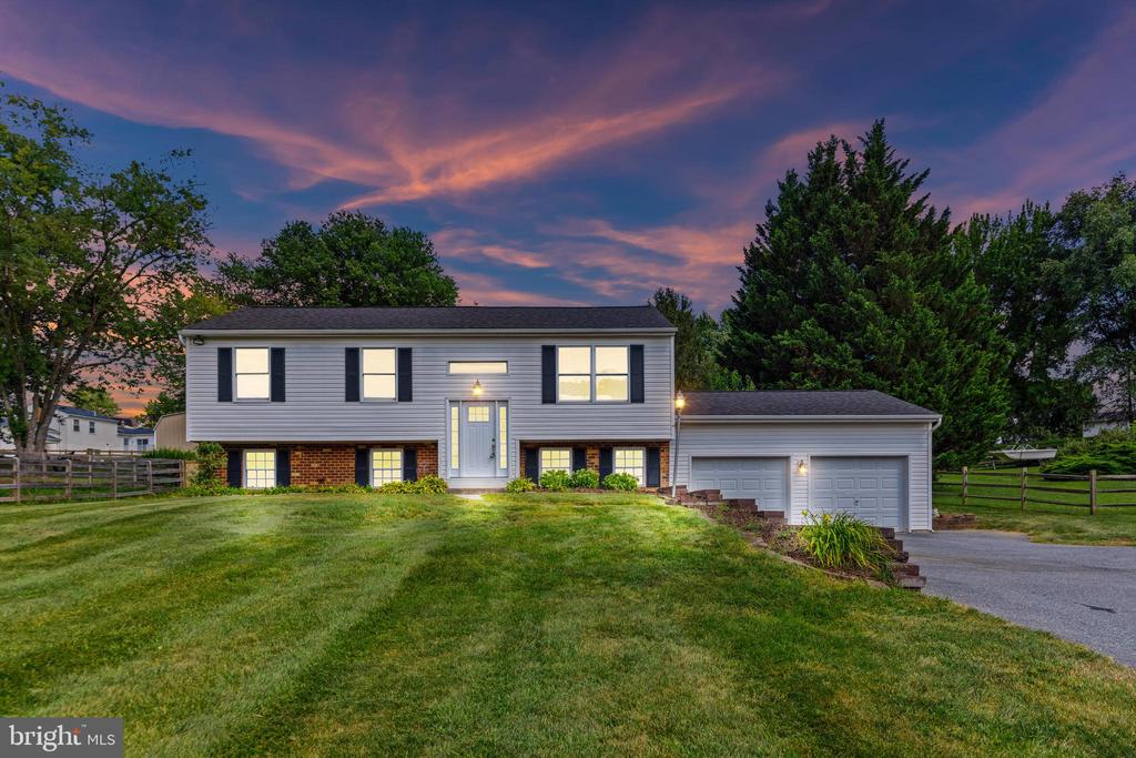 4816 LYNN CREST COURT