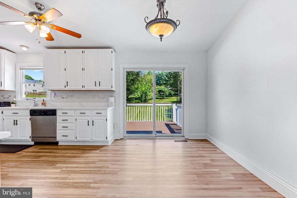 4816 LYNN CREST COURT