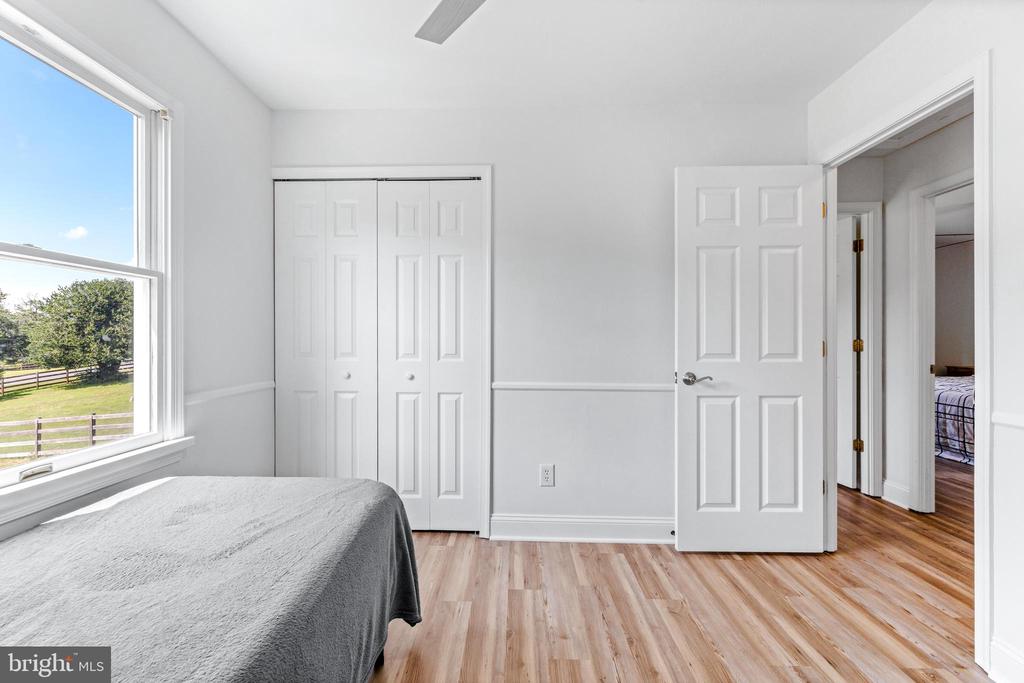 4816 LYNN CREST COURT