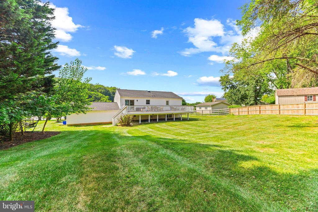 4816 LYNN CREST COURT