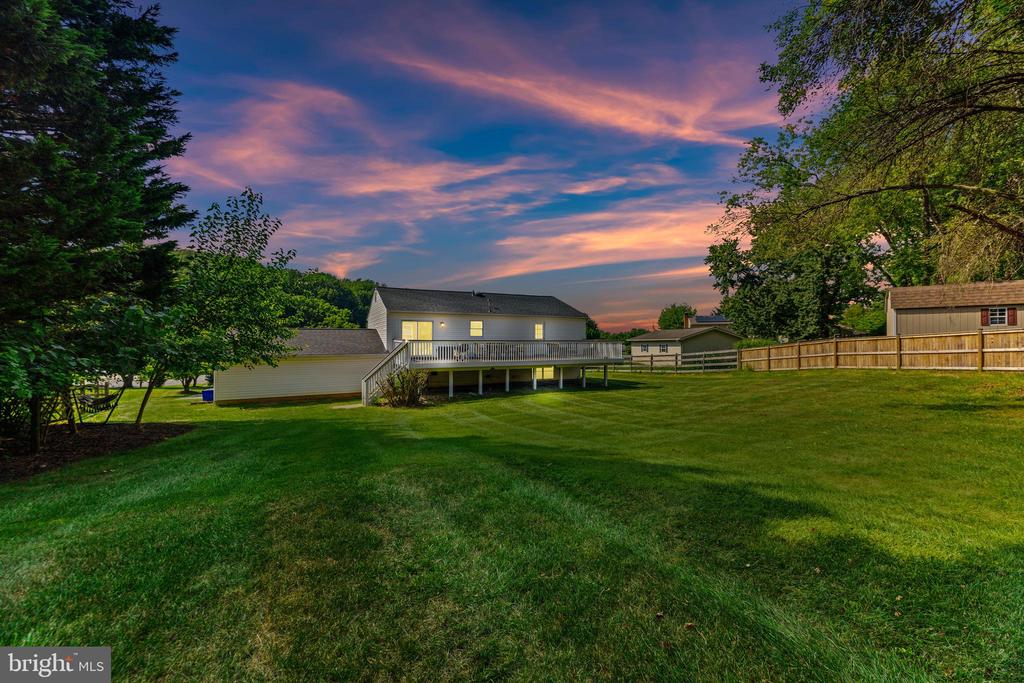 4816 LYNN CREST COURT