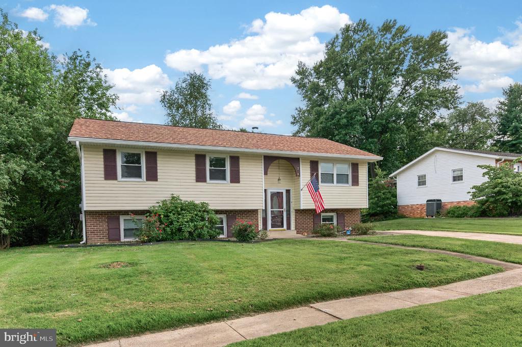 214 GLADE BOULEVARD