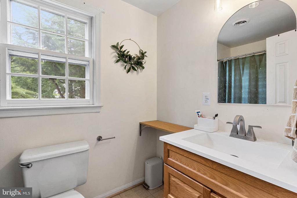 10808 LAKE SQUARE