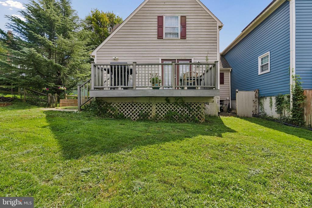 10808 LAKE SQUARE