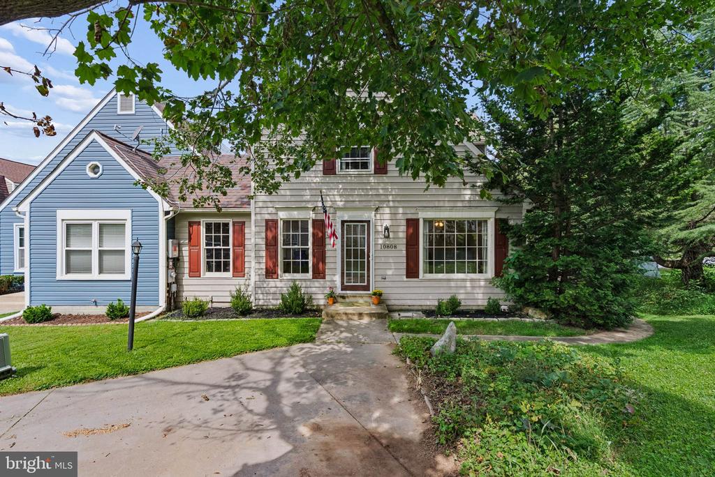 10808 LAKE SQUARE