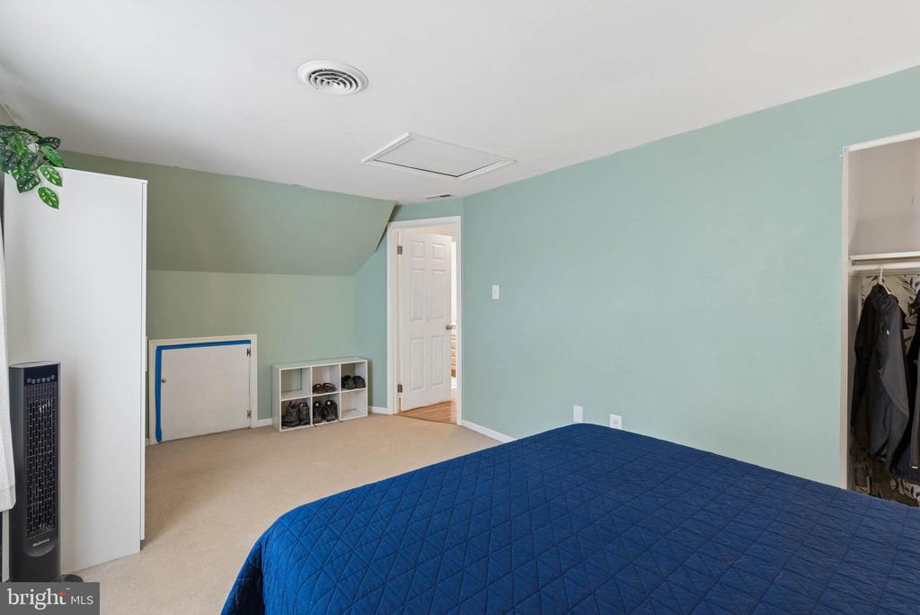 10808 LAKE SQUARE