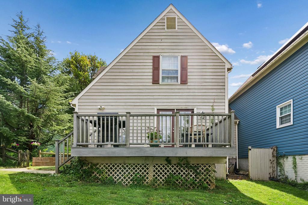 10808 LAKE SQUARE