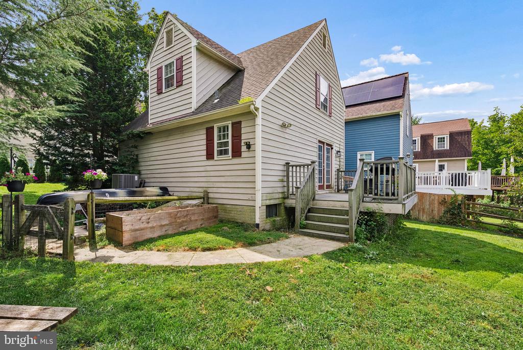 10808 LAKE SQUARE