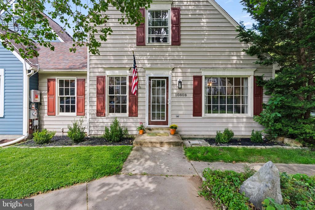 10808 LAKE SQUARE
