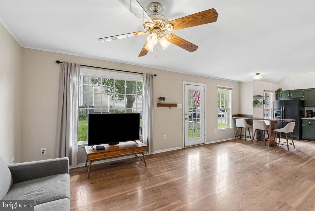 10808 LAKE SQUARE