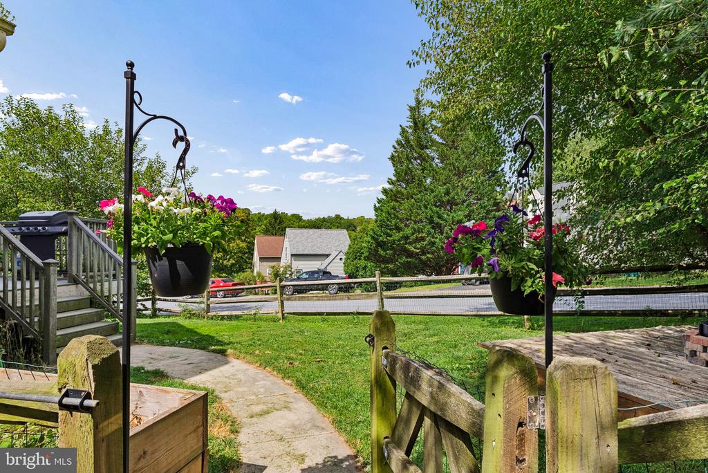 10808 LAKE SQUARE