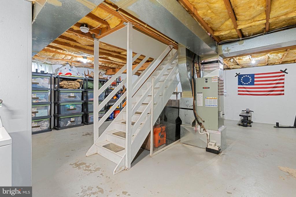 10808 LAKE SQUARE