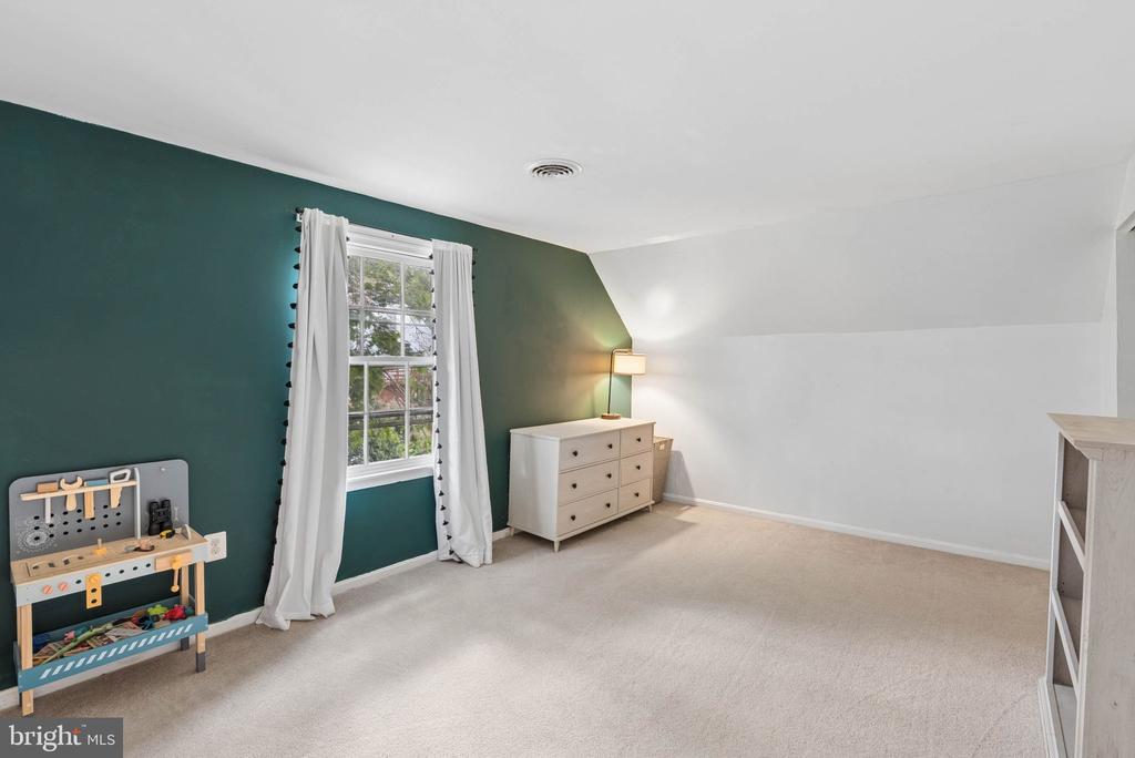 10808 LAKE SQUARE