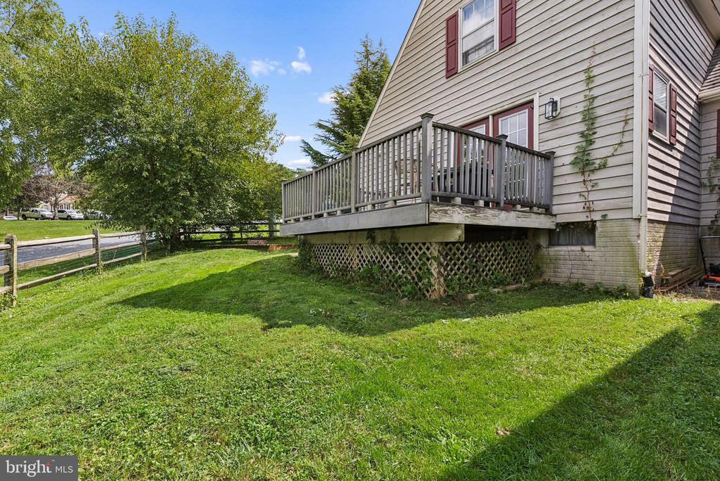 10808 LAKE SQUARE
