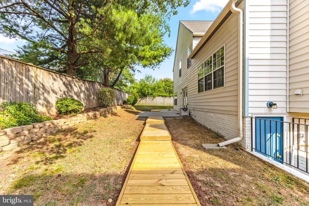 7636 SEANS TERRACE