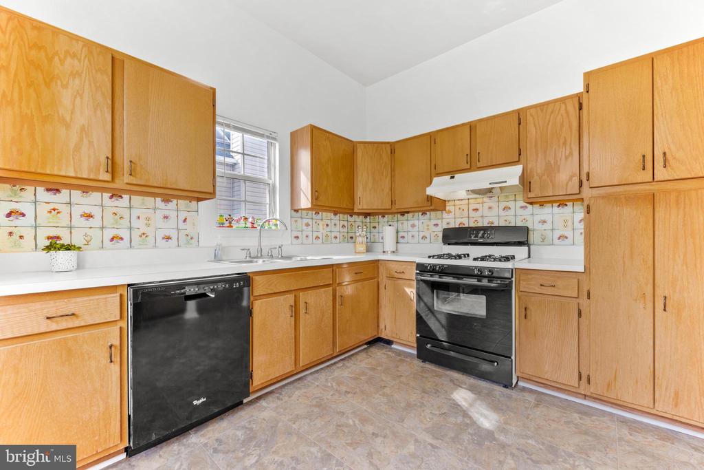 7636 SEANS TERRACE