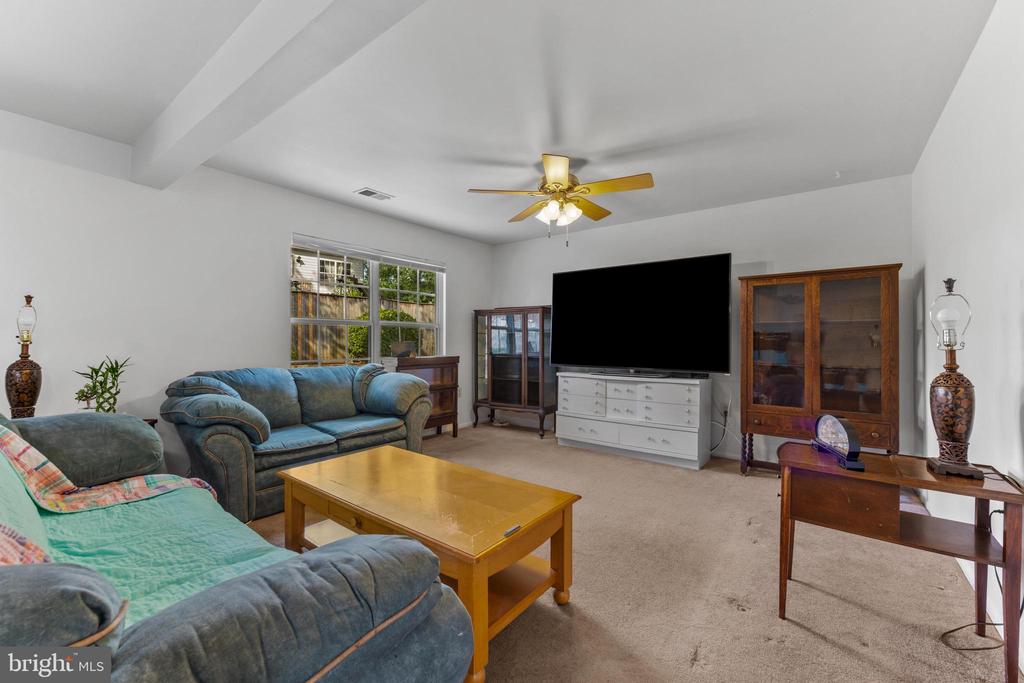 7636 SEANS TERRACE