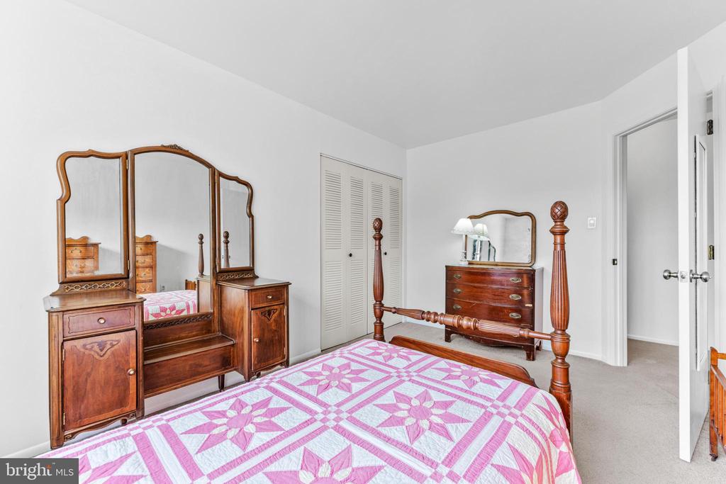 7636 SEANS TERRACE