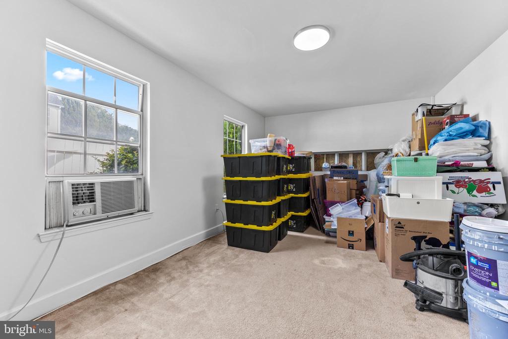 7636 SEANS TERRACE