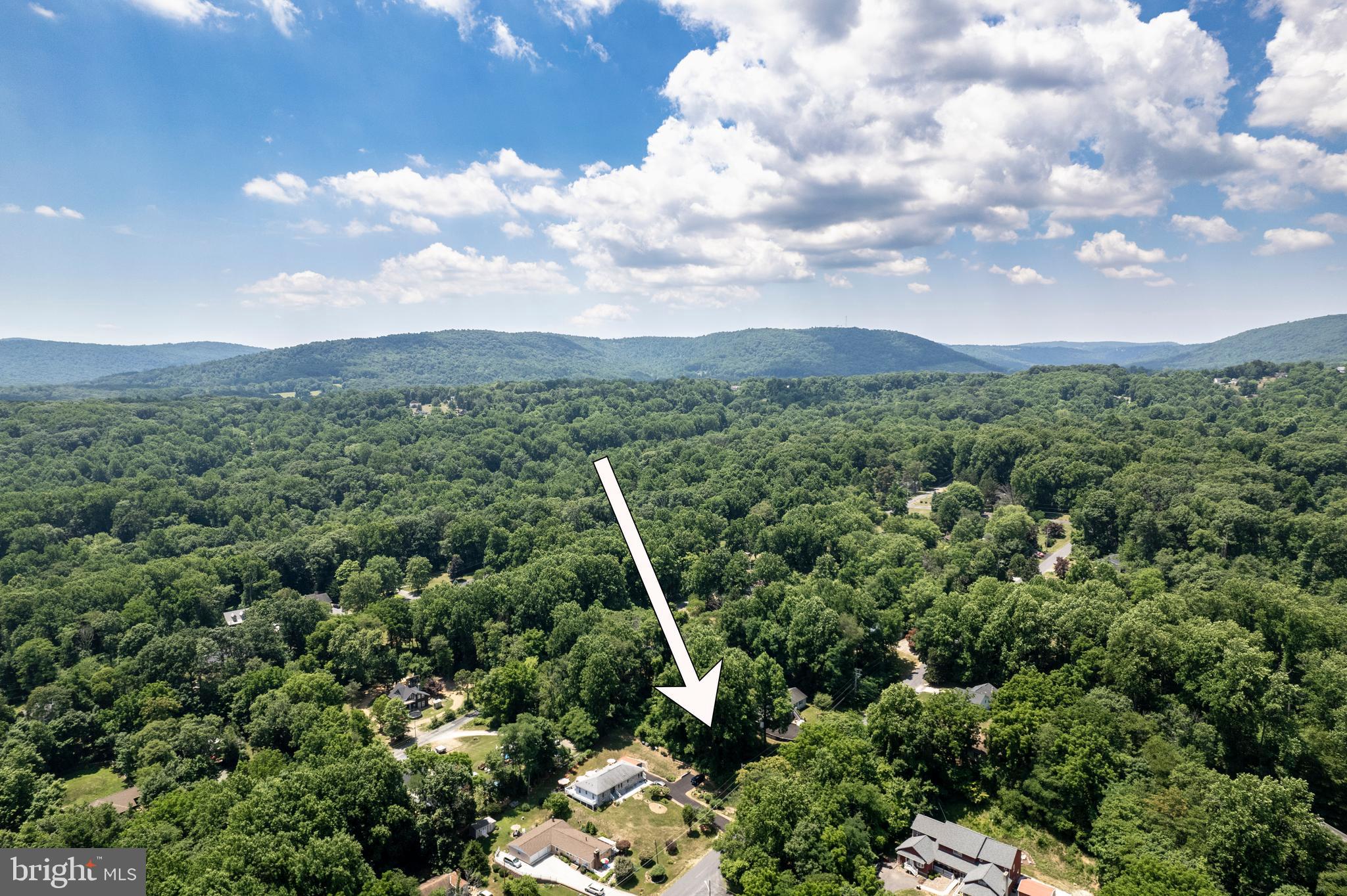 11 HILLTOP TRAIL