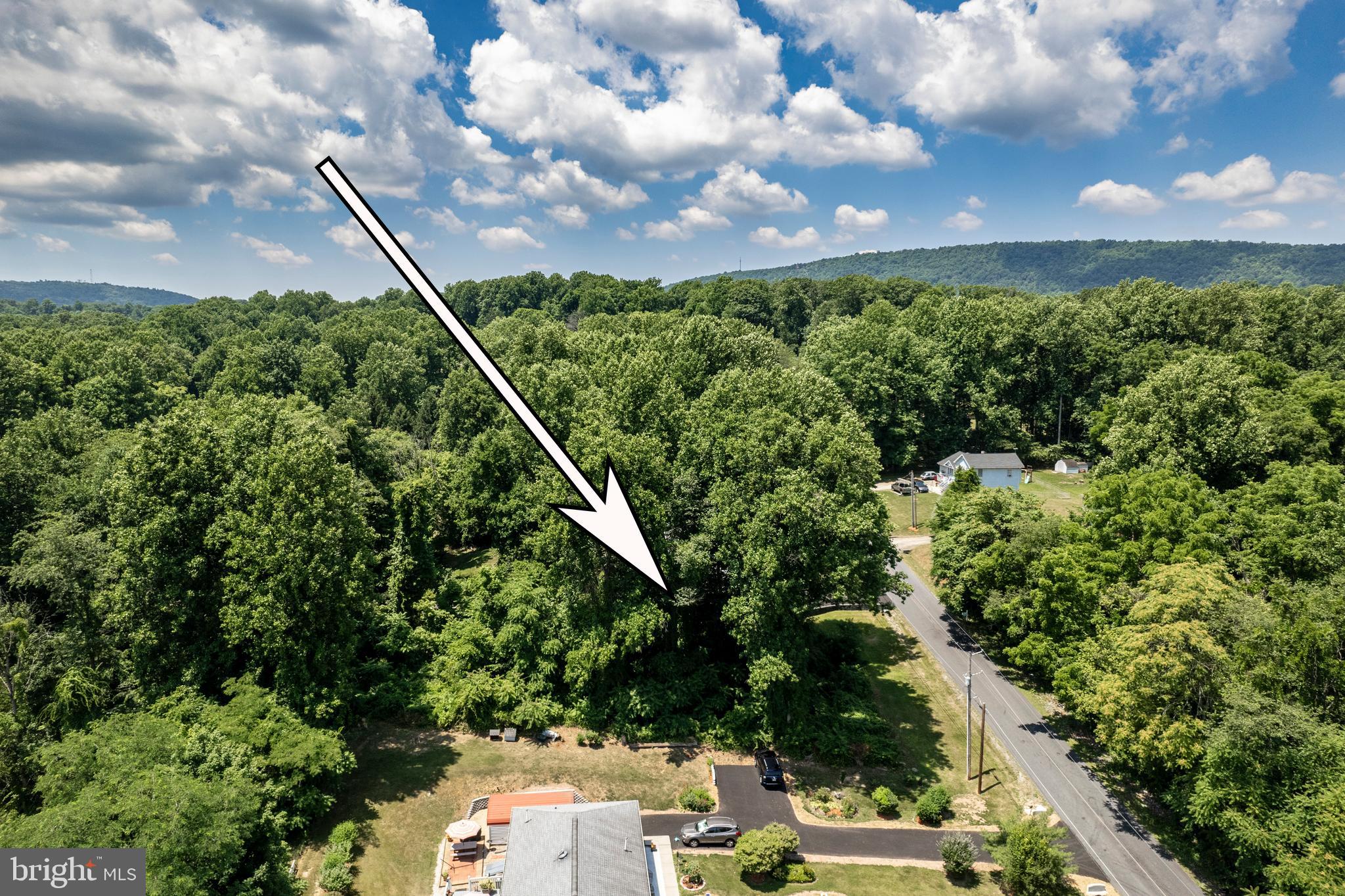11 HILLTOP TRAIL