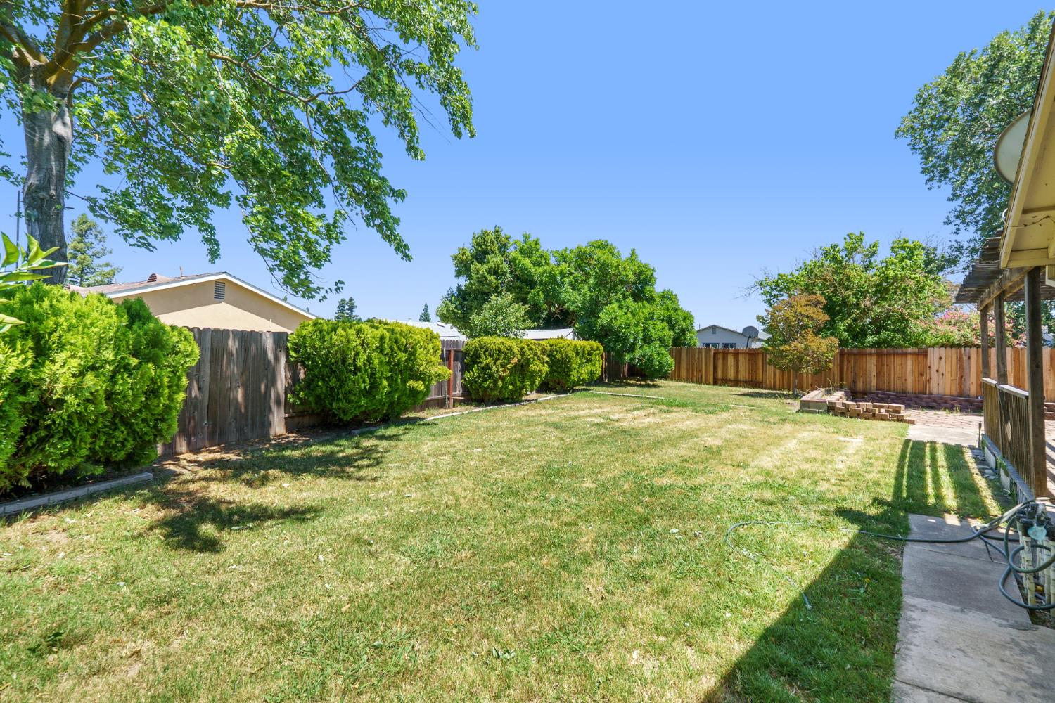 8467 Country Greens Court